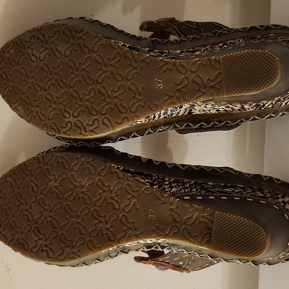Spring Step Leather Sandals - Picture 10 of 13